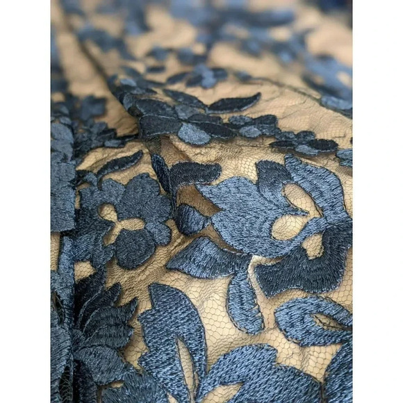 NWT Eliza J V Neck Lace Dress Size 8 (MSRP $228) - Picture 4 of 7